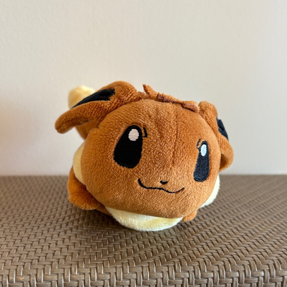 4-Pc Pokemon Eevee Plush Toys and Nanoblock Set - Picture 6 of 14